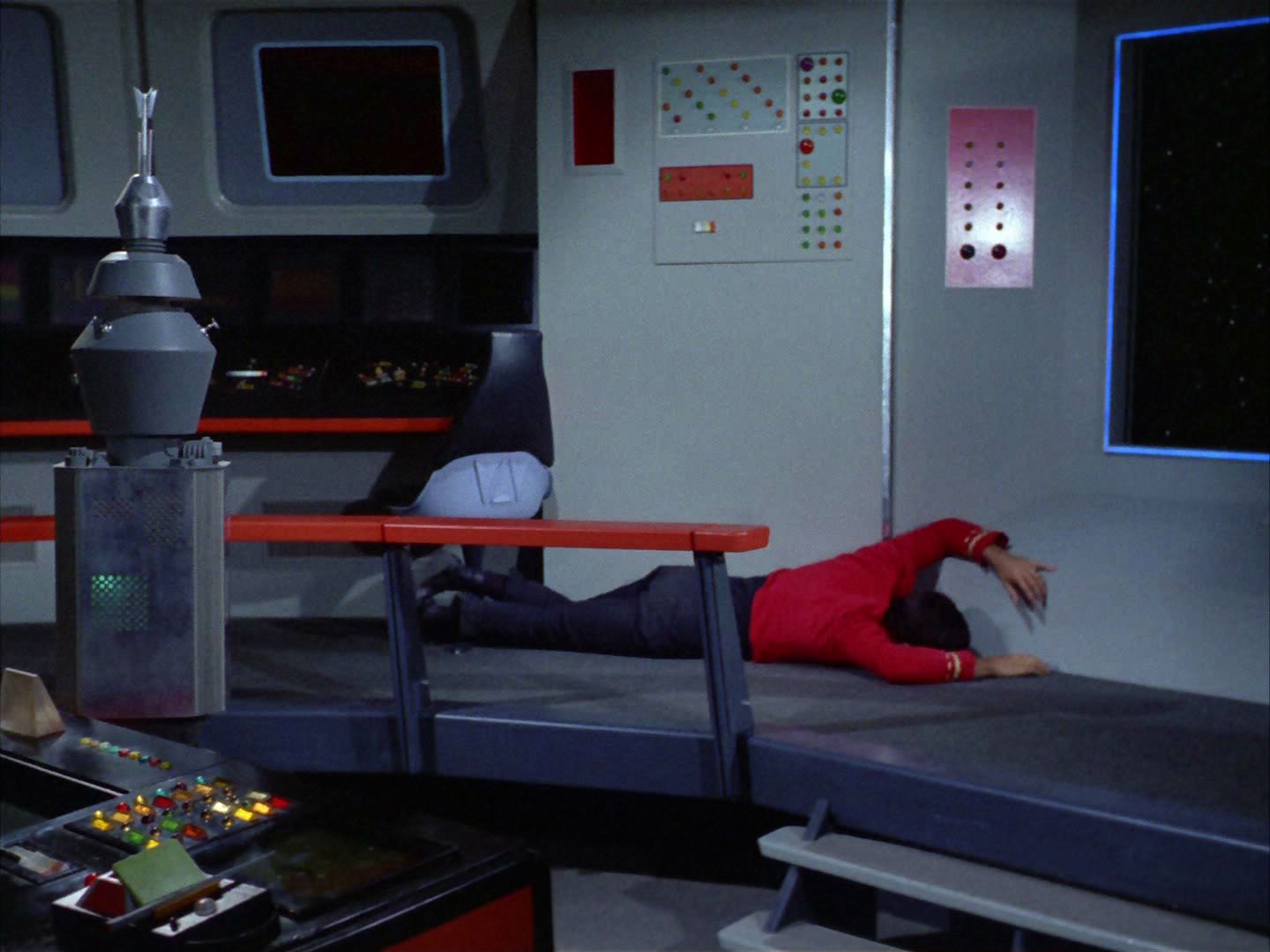 ariane179254_StarTrek_2x03_TheChangeling_0666.jpg