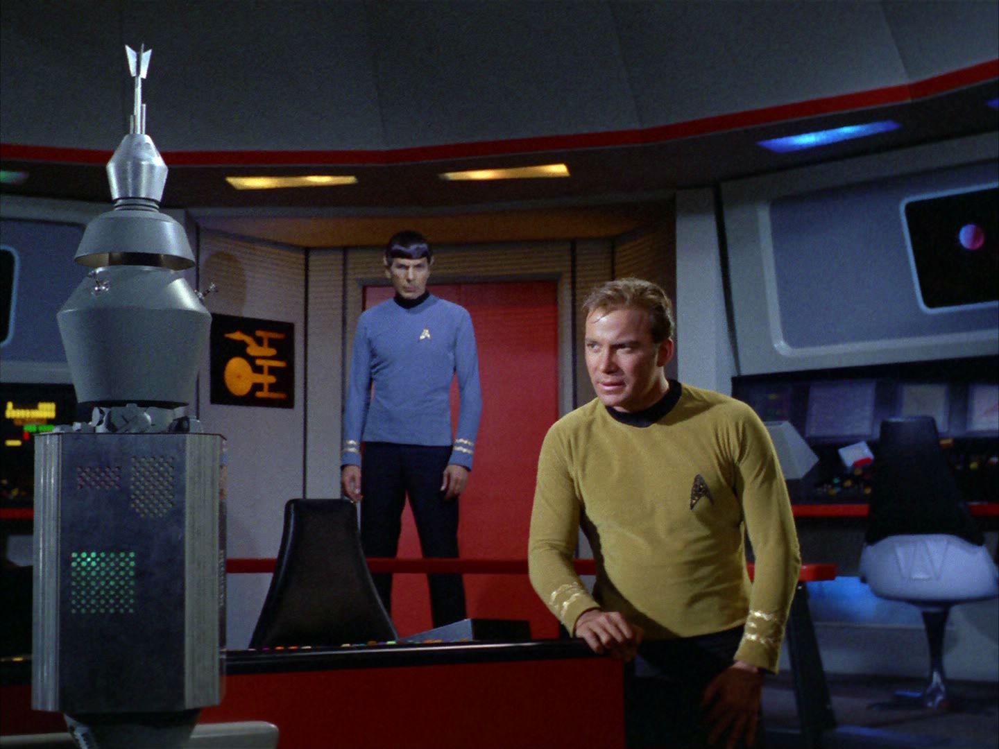ariane179254_StarTrek_2x03_TheChangeling_0670.jpg