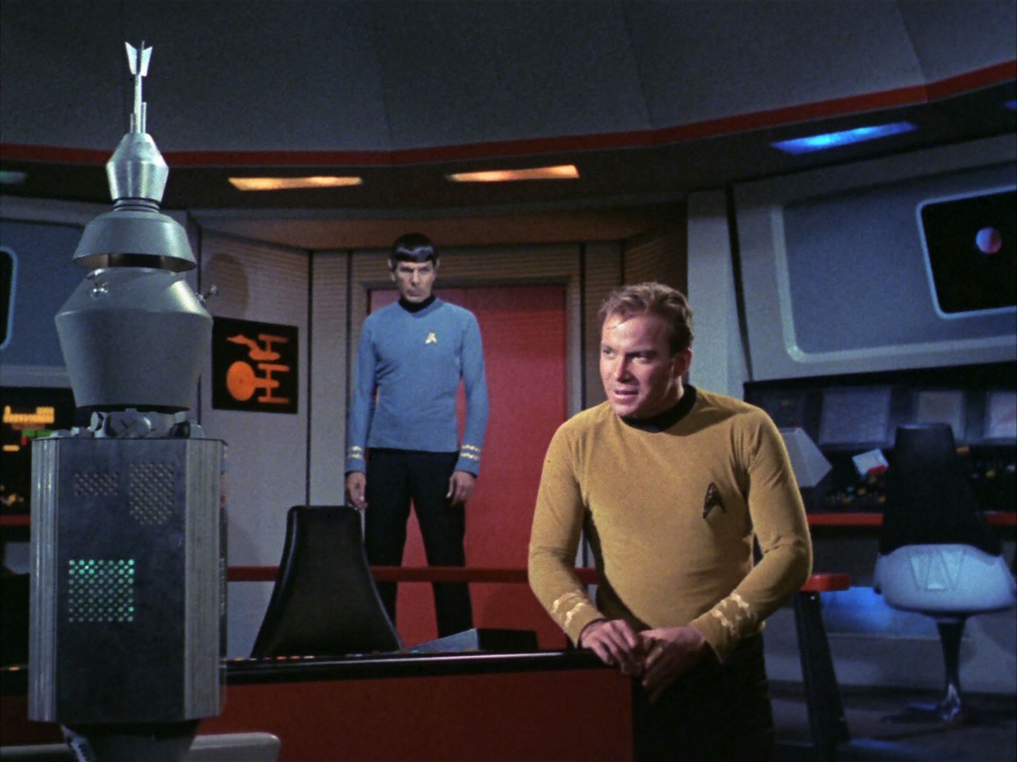 ariane179254_StarTrek_2x03_TheChangeling_0676.jpg