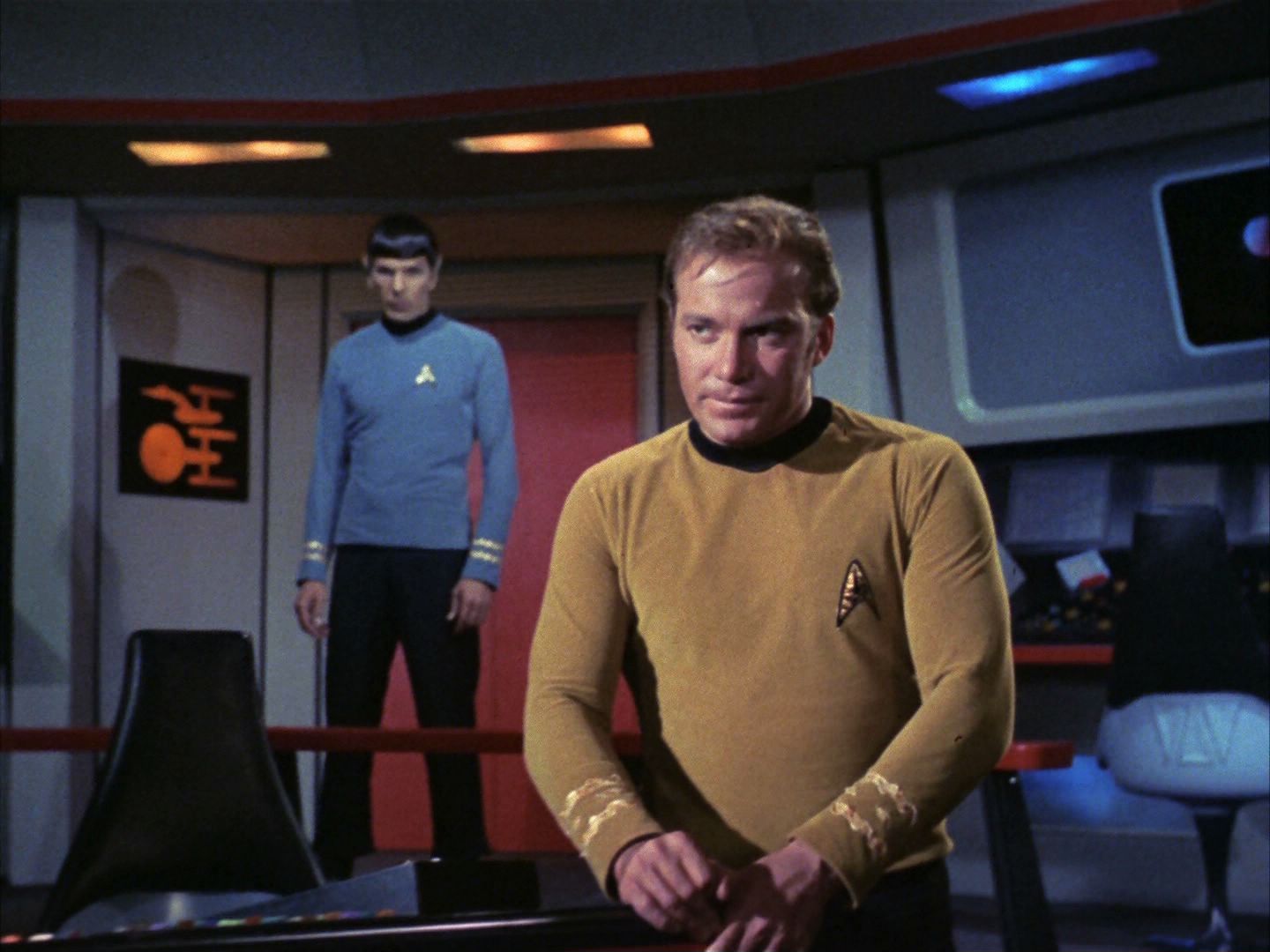 ariane179254_StarTrek_2x03_TheChangeling_0678.jpg
