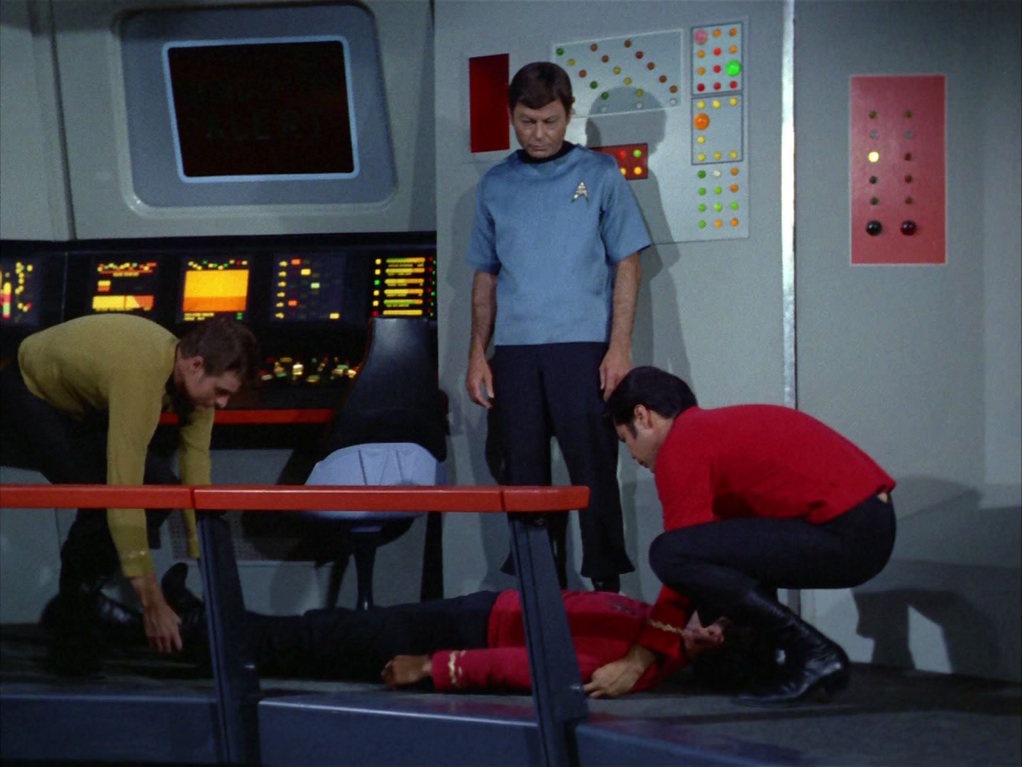 ariane179254_StarTrek_2x03_TheChangeling_0712.jpg