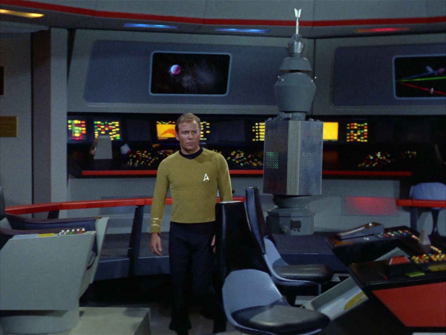 ariane179254_StarTrek_2x03_TheChangeling_0753.jpg