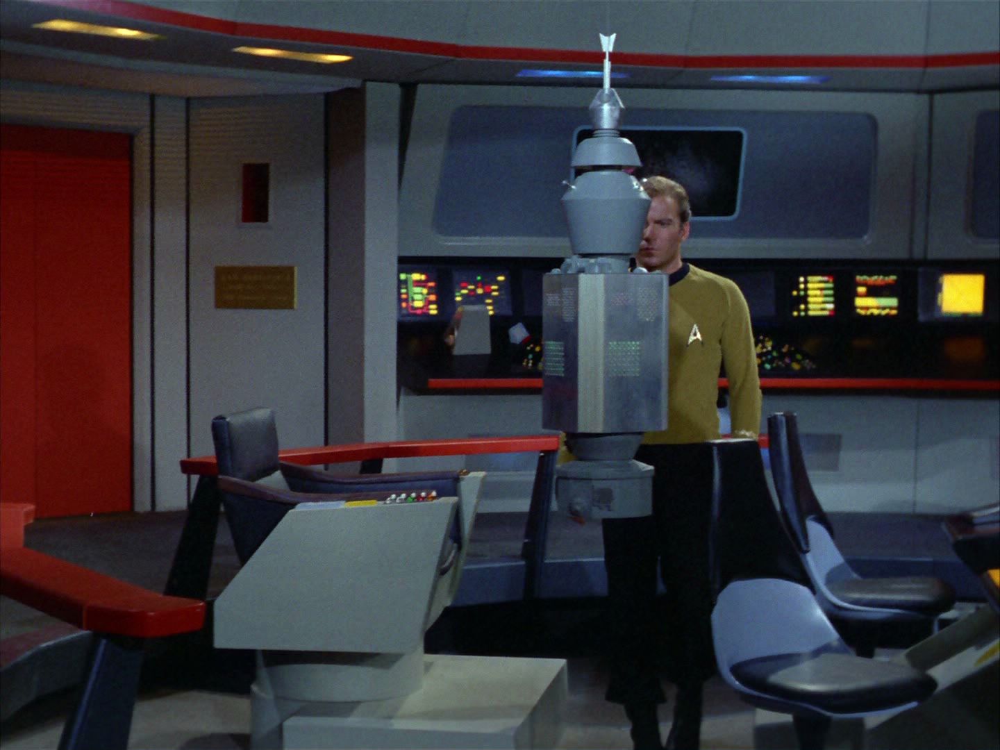 ariane179254_StarTrek_2x03_TheChangeling_0755.jpg