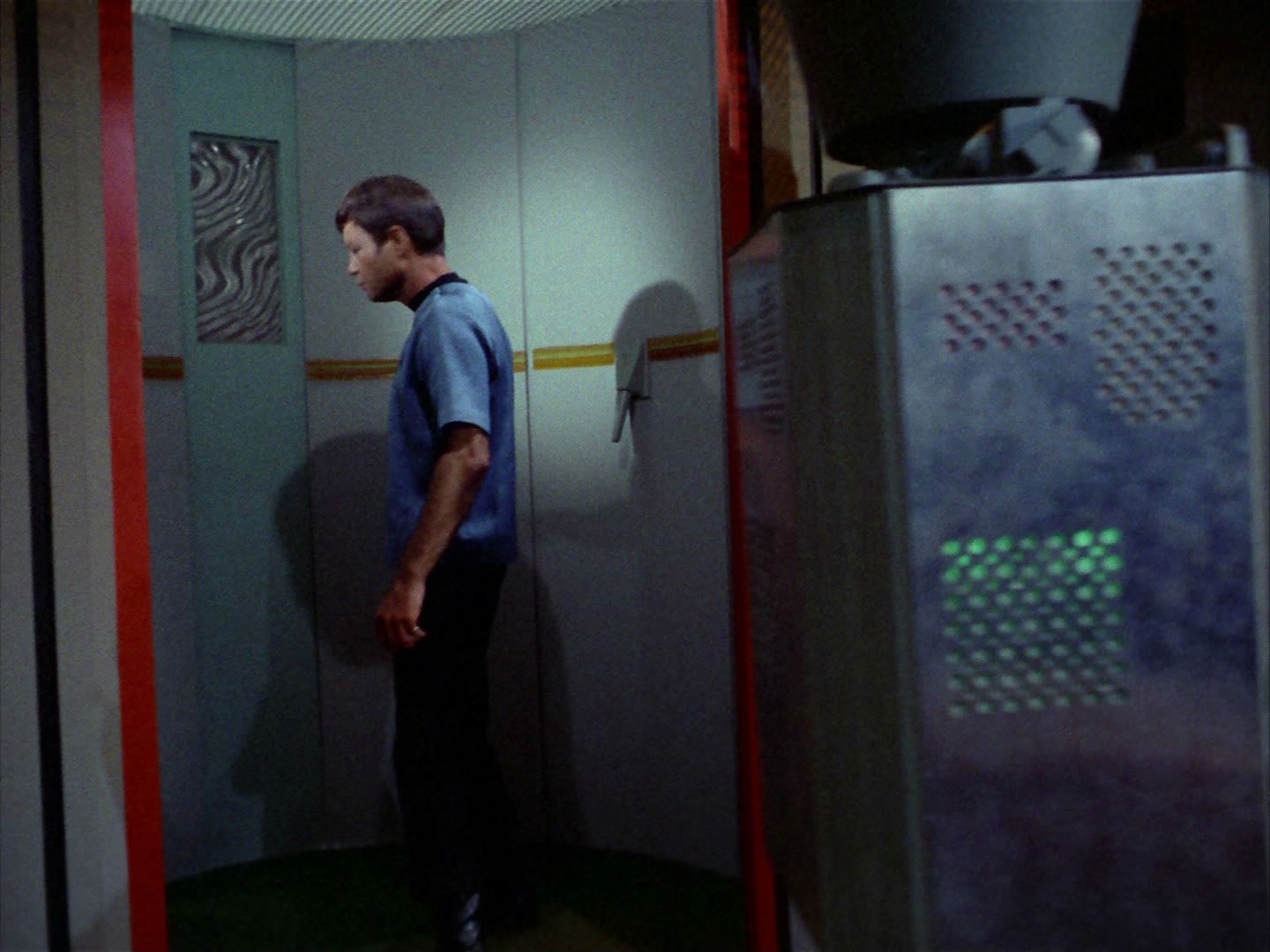 ariane179254_StarTrek_2x03_TheChangeling_0797.jpg