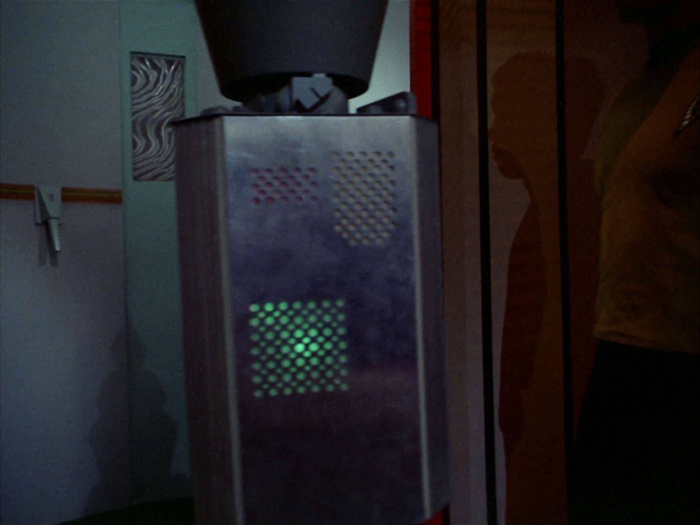 ariane179254_StarTrek_2x03_TheChangeling_0798.jpg