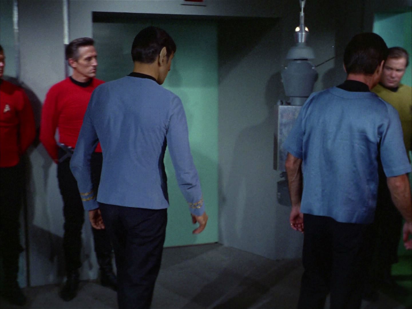 ariane179254_StarTrek_2x03_TheChangeling_0862.jpg