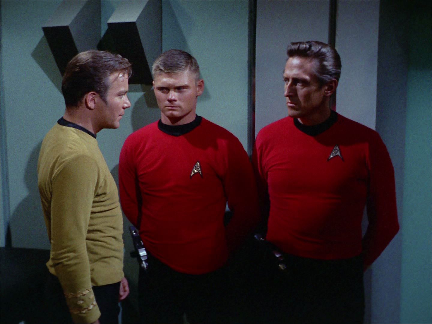 ariane179254_StarTrek_2x03_TheChangeling_0881.jpg