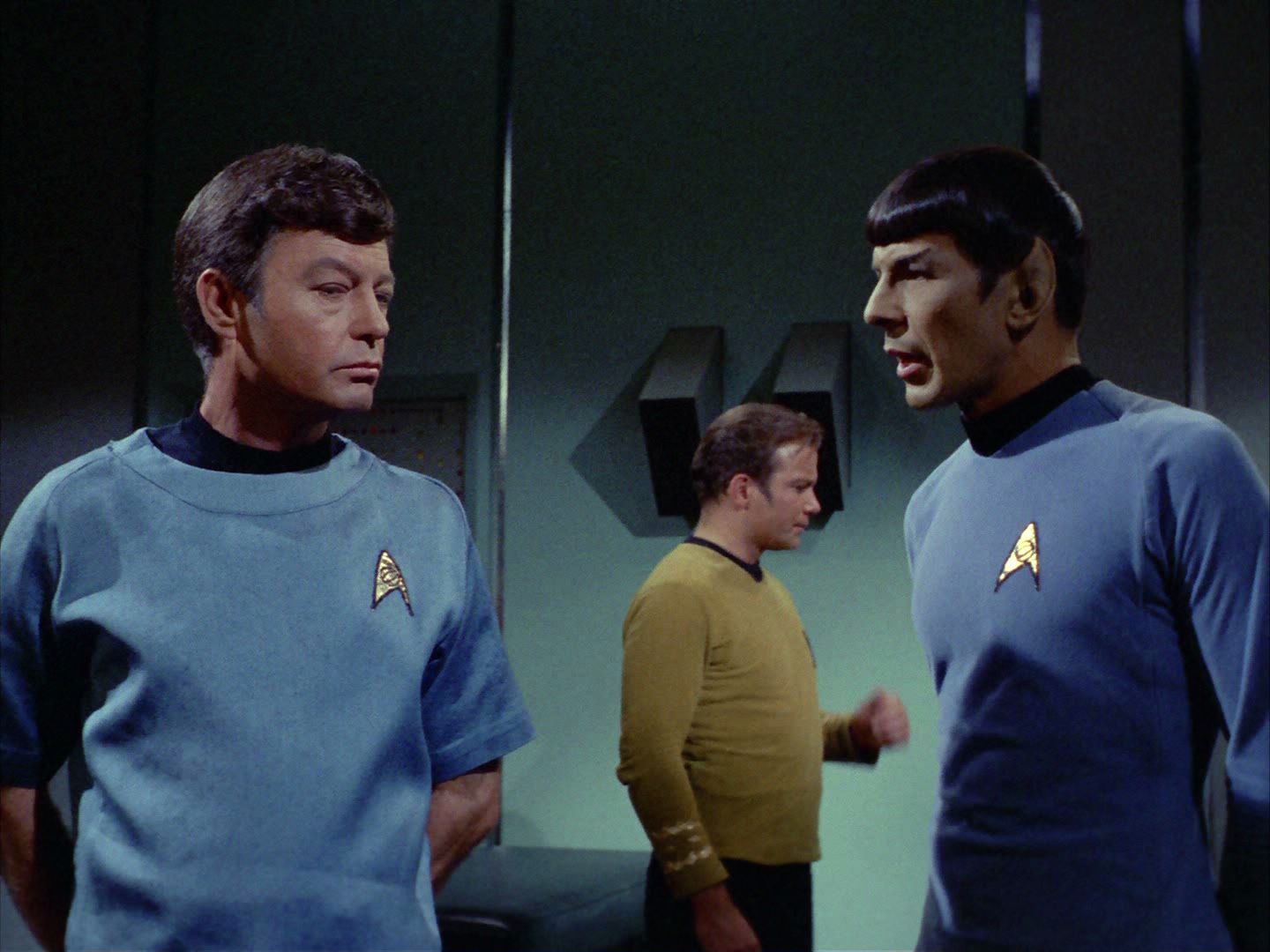 ariane179254_StarTrek_2x03_TheChangeling_0885.jpg