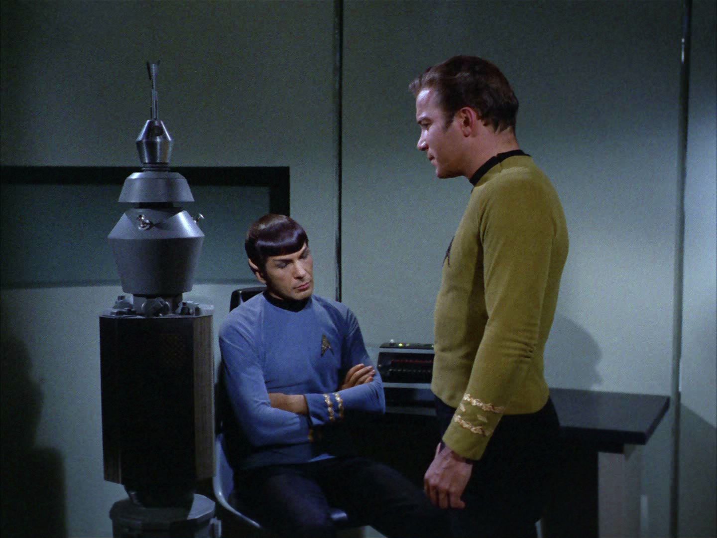 ariane179254_StarTrek_2x03_TheChangeling_0914.jpg