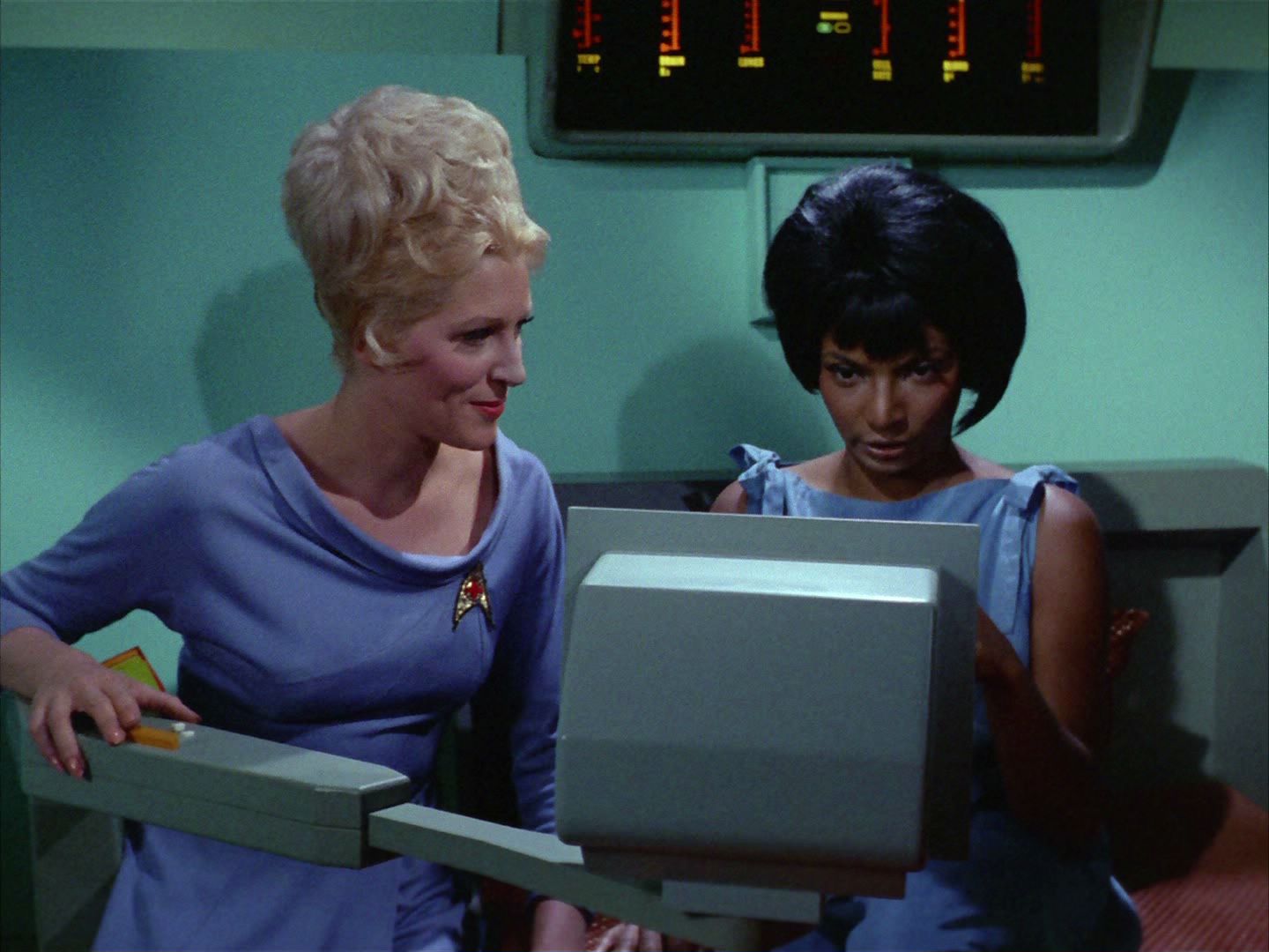 ariane179254_StarTrek_2x03_TheChangeling_0921.jpg