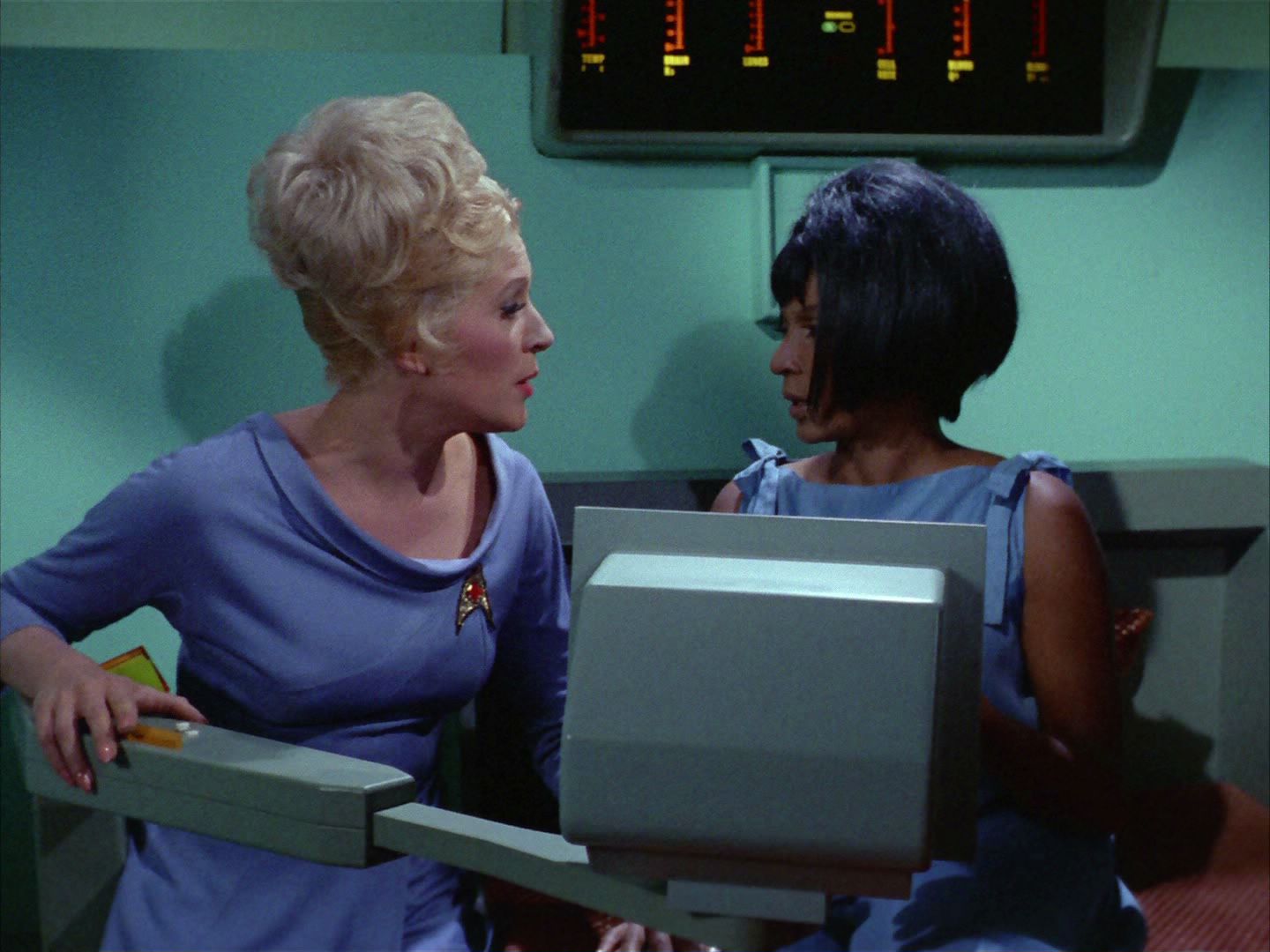 ariane179254_StarTrek_2x03_TheChangeling_0935.jpg