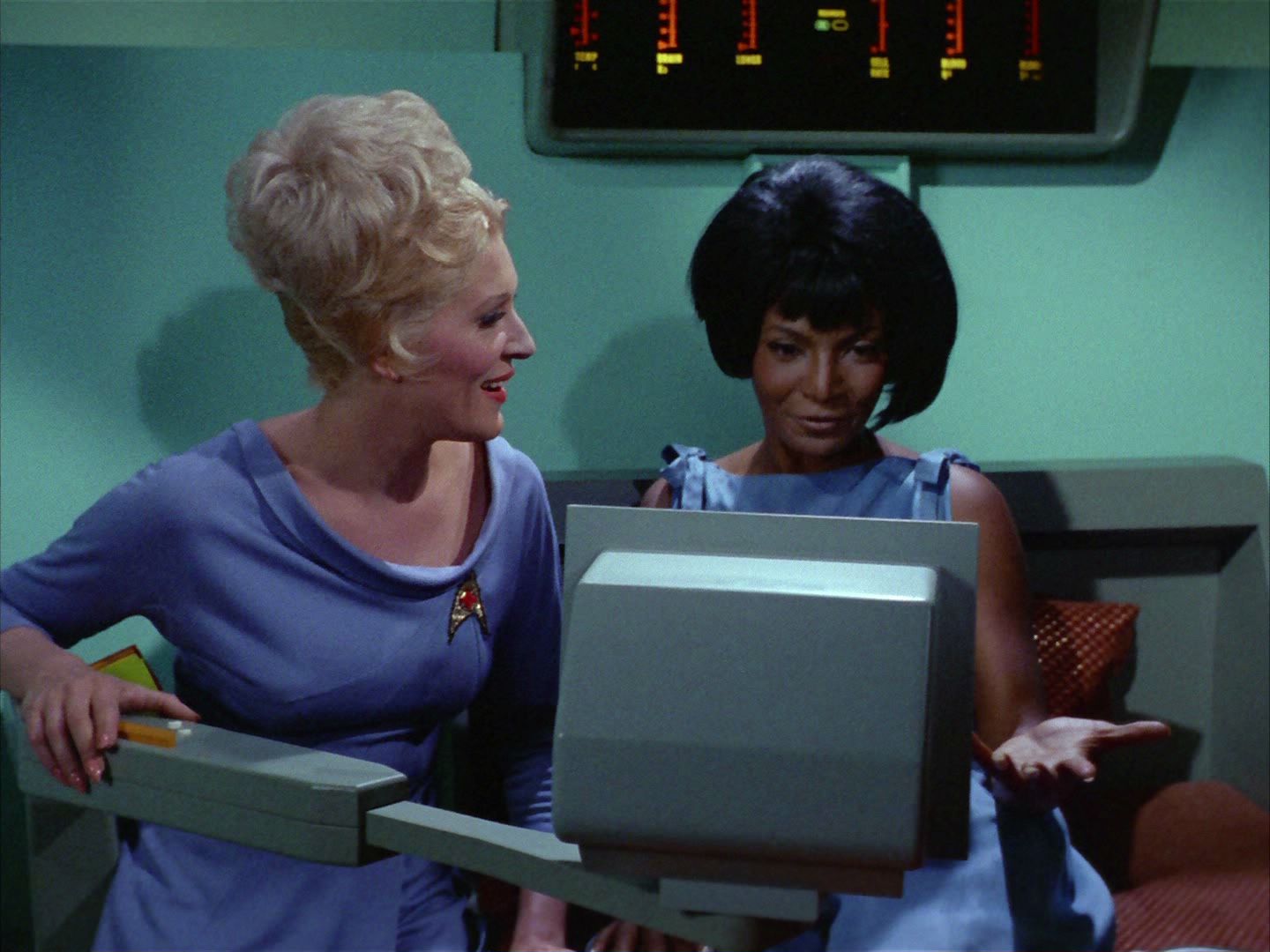 ariane179254_StarTrek_2x03_TheChangeling_0943.jpg