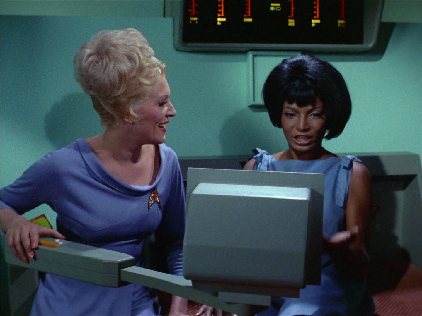 ariane179254_StarTrek_2x03_TheChangeling_0944.jpg