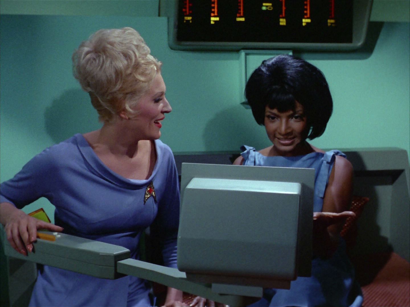 ariane179254_StarTrek_2x03_TheChangeling_0945.jpg
