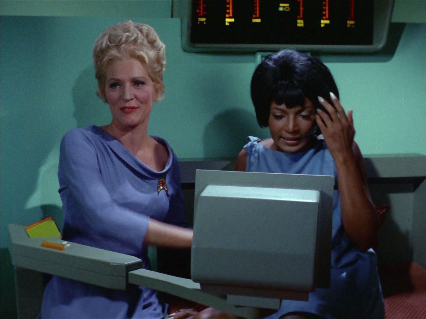 ariane179254_StarTrek_2x03_TheChangeling_0950.jpg