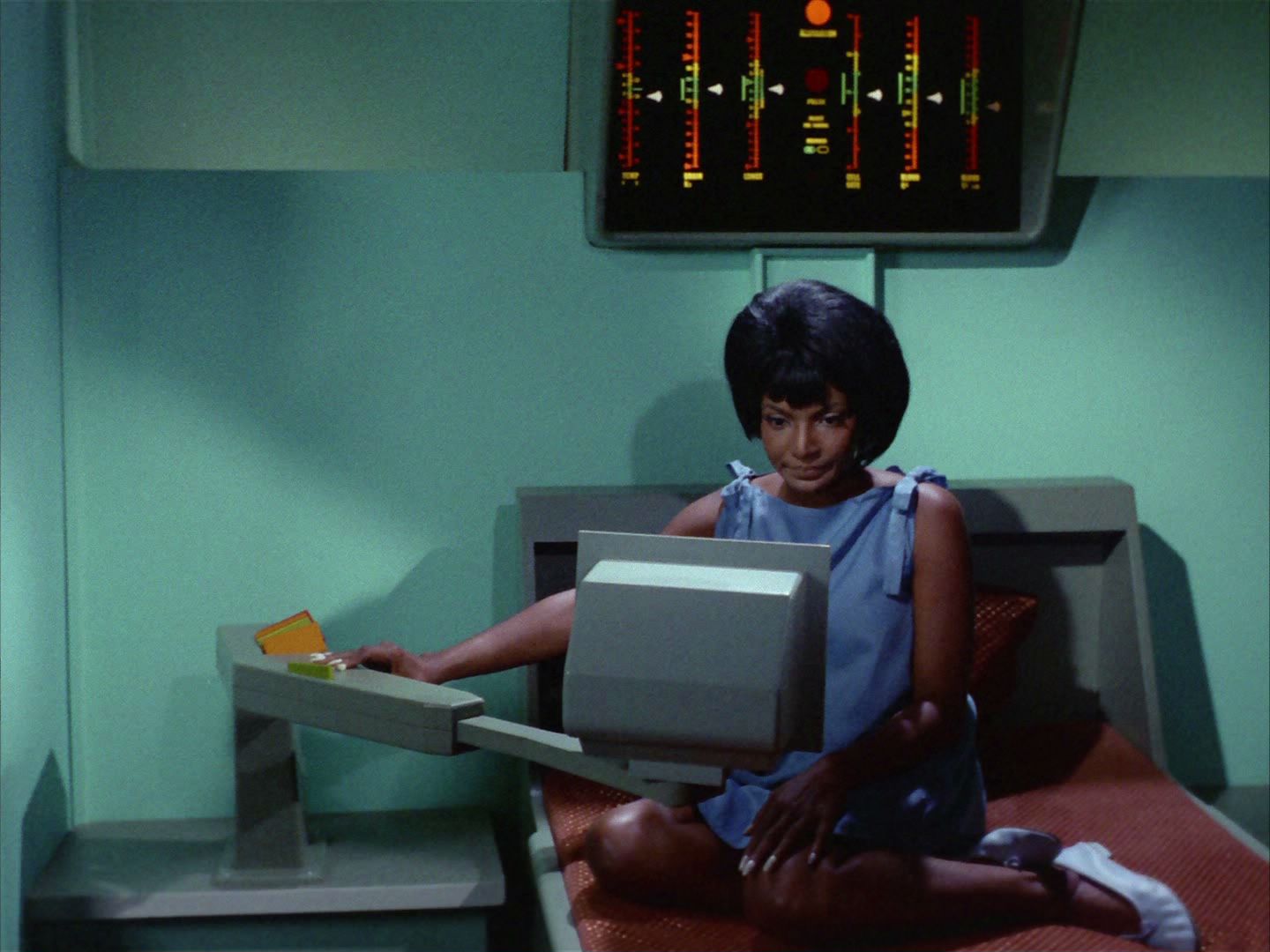 ariane179254_StarTrek_2x03_TheChangeling_0958.jpg