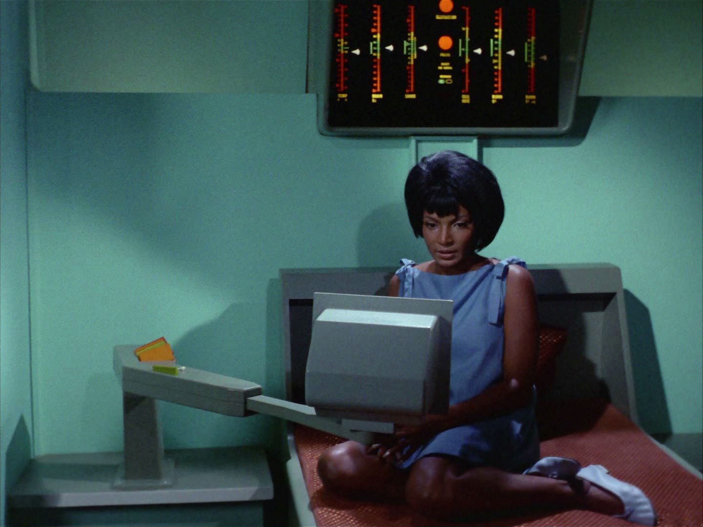 ariane179254_StarTrek_2x03_TheChangeling_0959.jpg