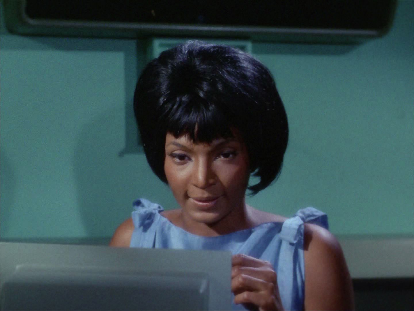 ariane179254_StarTrek_2x03_TheChangeling_0972.jpg