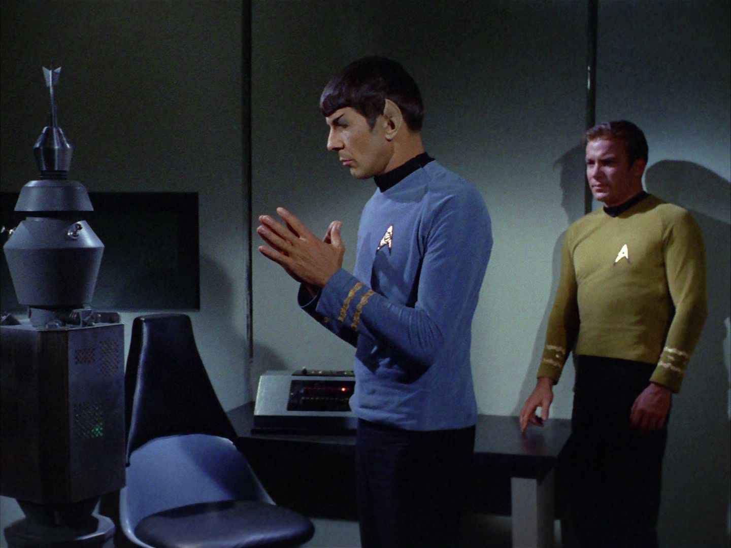 ariane179254_StarTrek_2x03_TheChangeling_1005.jpg