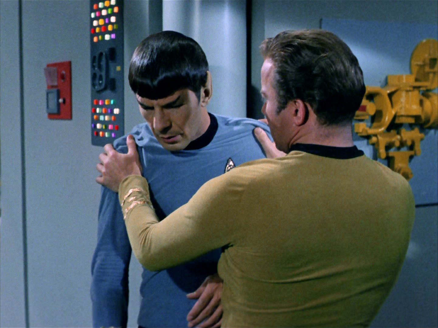 ariane179254_StarTrek_2x03_TheChangeling_1066.jpg