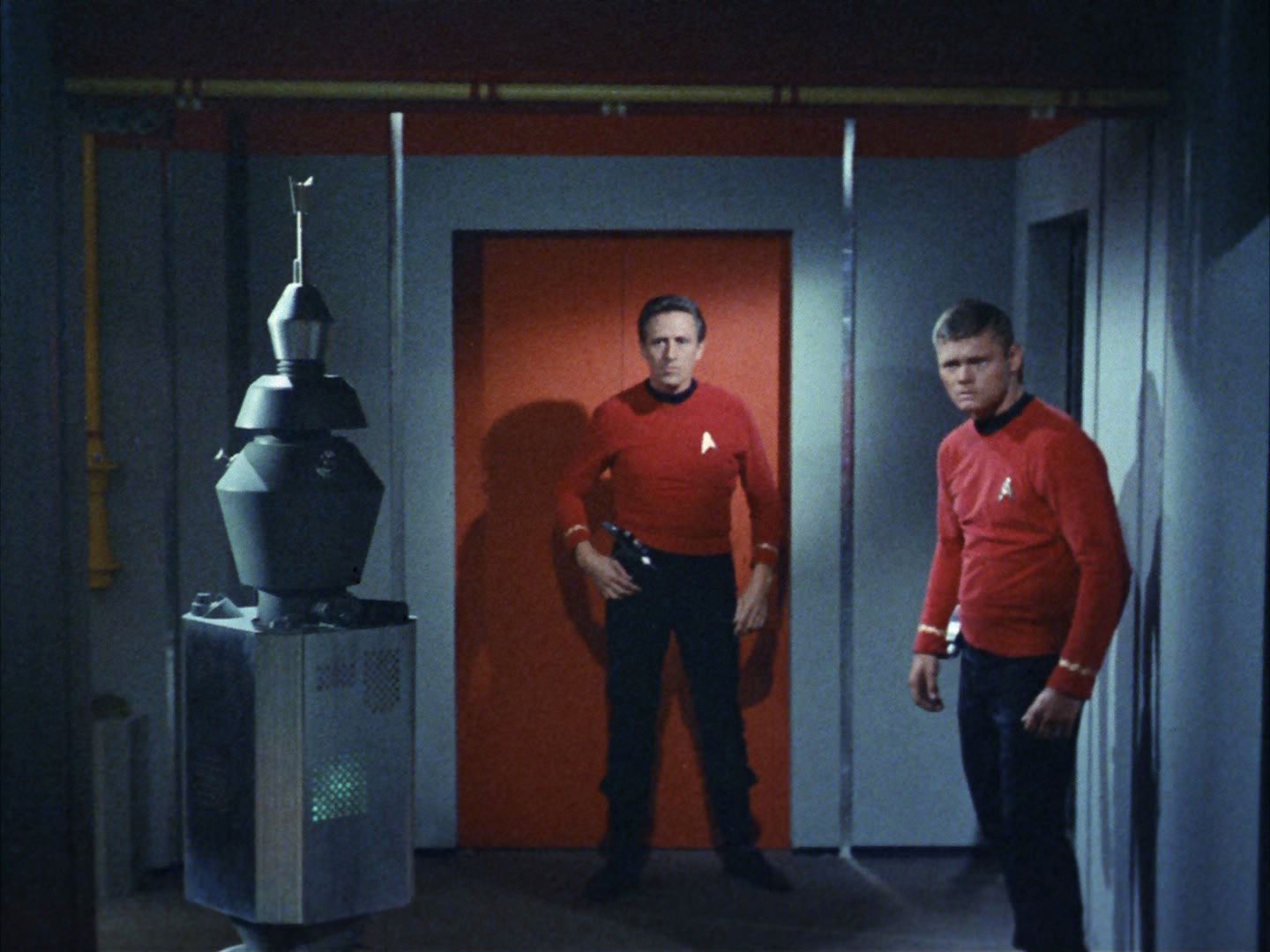 ariane179254_StarTrek_2x03_TheChangeling_1132.jpg