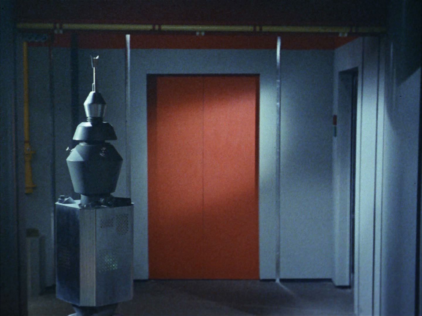ariane179254_StarTrek_2x03_TheChangeling_1138.jpg
