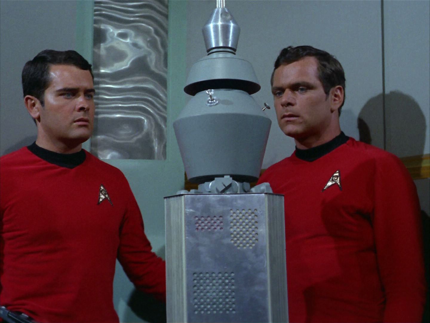 ariane179254_StarTrek_2x03_TheChangeling_1223.jpg