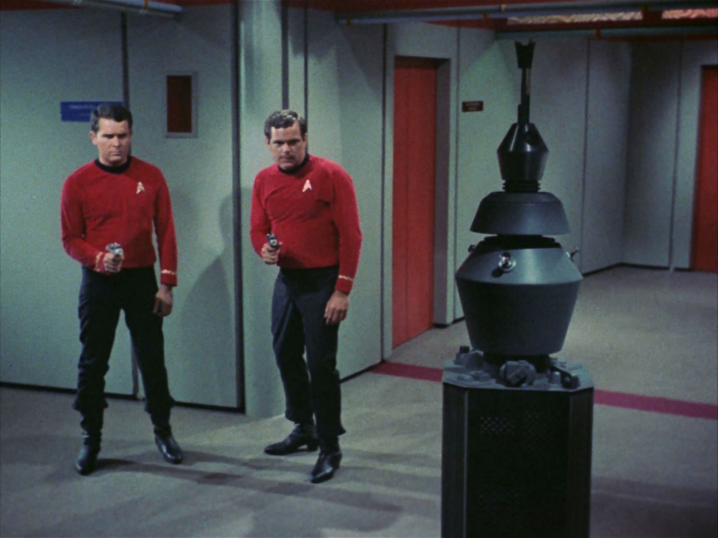 ariane179254_StarTrek_2x03_TheChangeling_1235.jpg