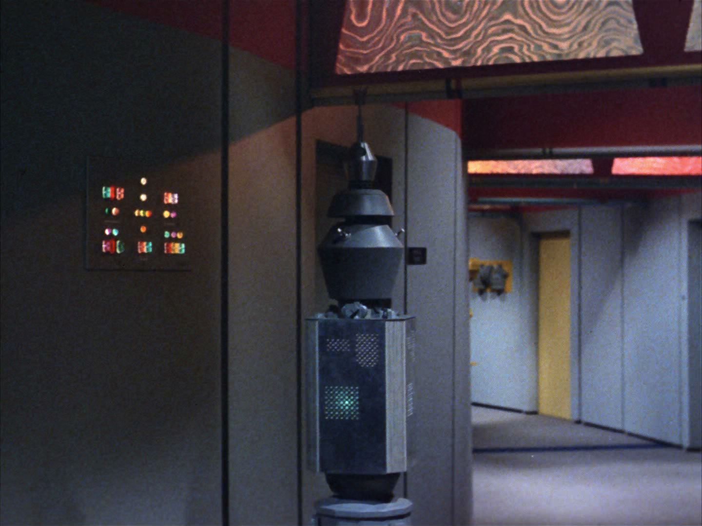 ariane179254_StarTrek_2x03_TheChangeling_1241.jpg