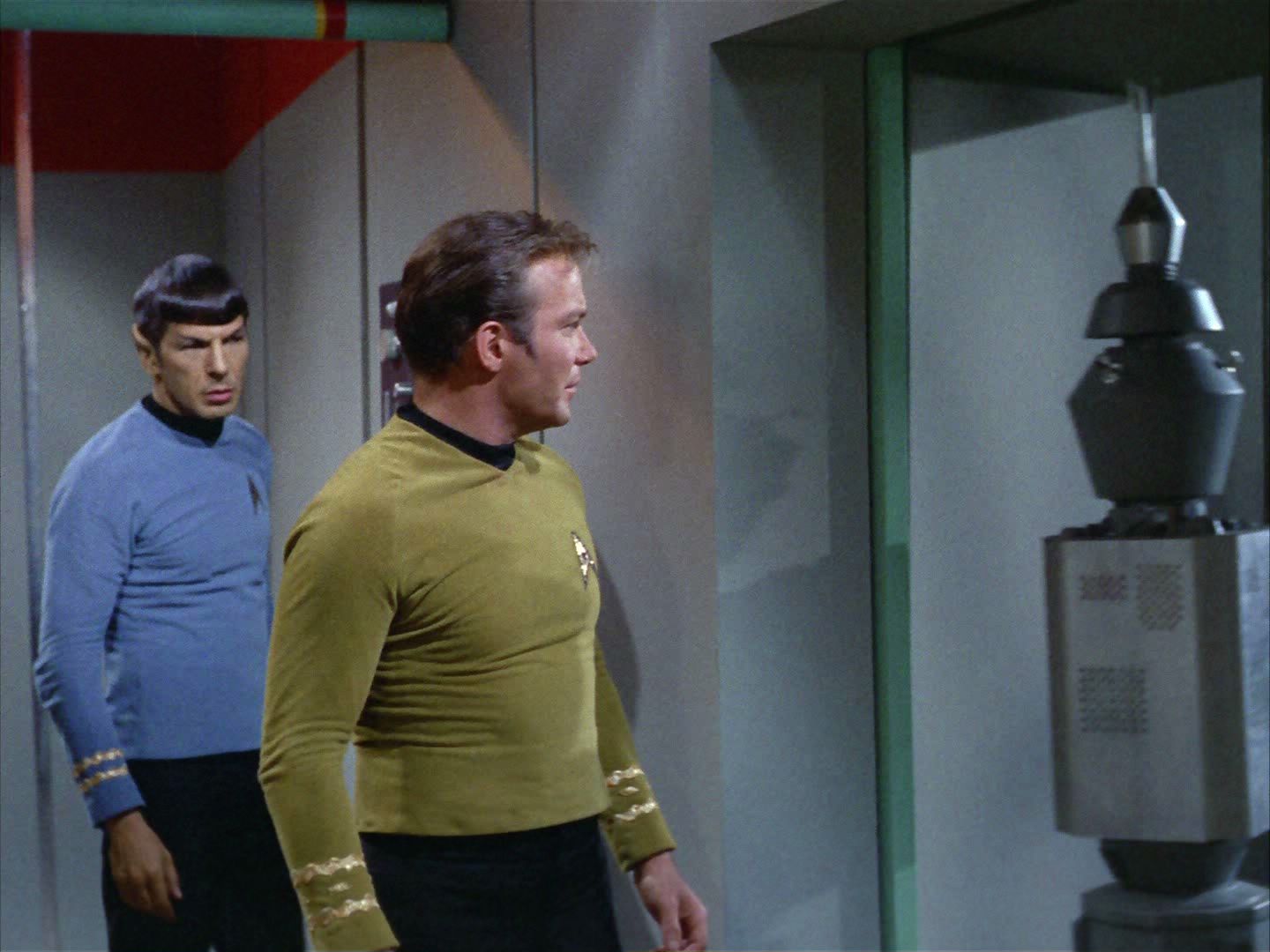 ariane179254_StarTrek_2x03_TheChangeling_1253.jpg