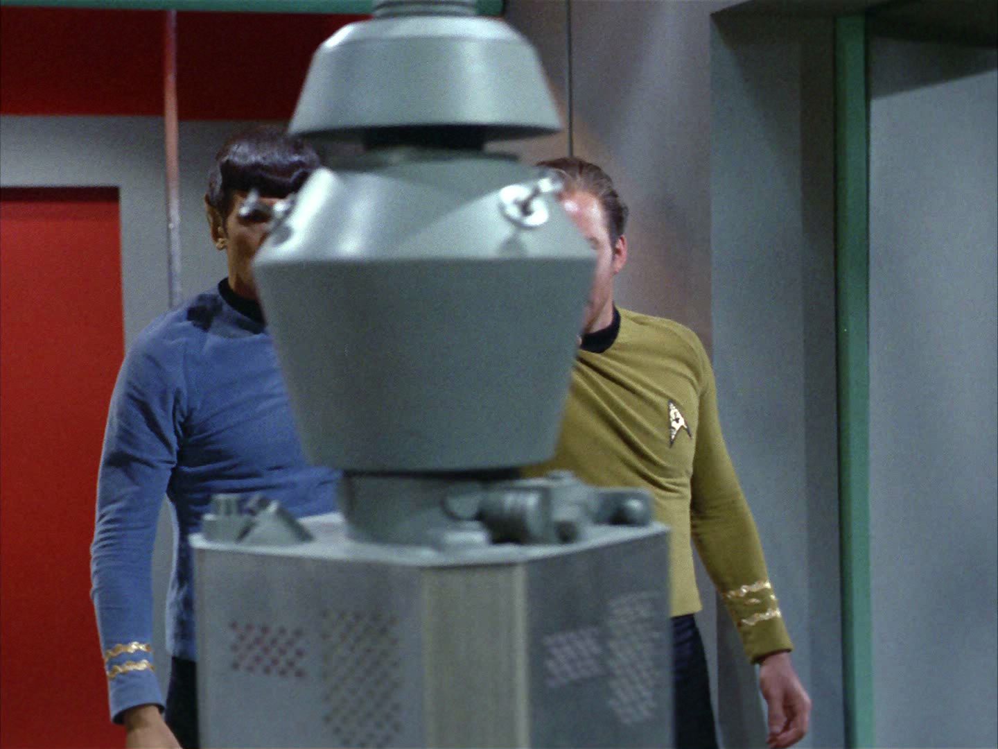 ariane179254_StarTrek_2x03_TheChangeling_1257.jpg