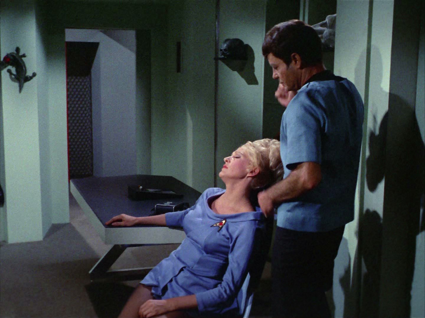 ariane179254_StarTrek_2x03_TheChangeling_1282.jpg