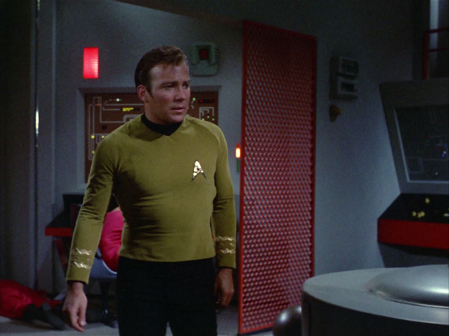 ariane179254_StarTrek_2x03_TheChangeling_1301.jpg