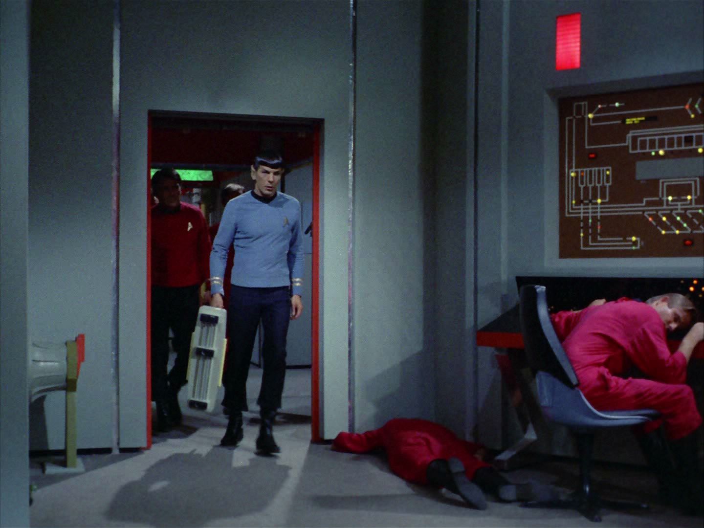 ariane179254_StarTrek_2x03_TheChangeling_1304.jpg