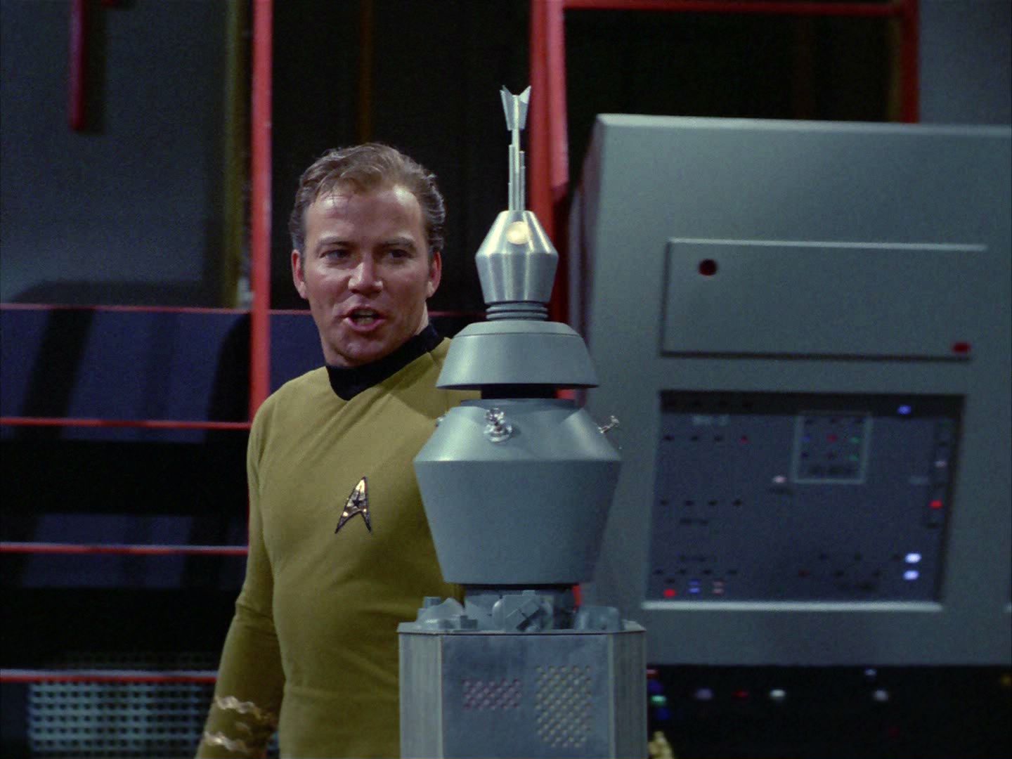 ariane179254_StarTrek_2x03_TheChangeling_1335.jpg
