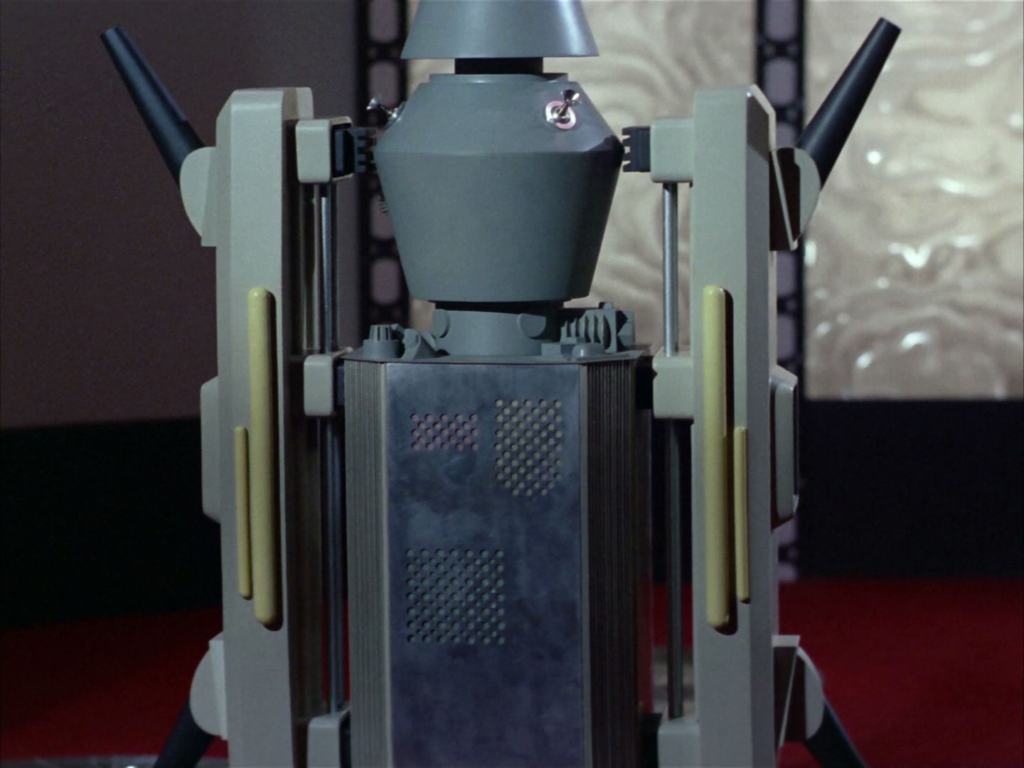 ariane179254_StarTrek_2x03_TheChangeling_1351.jpg