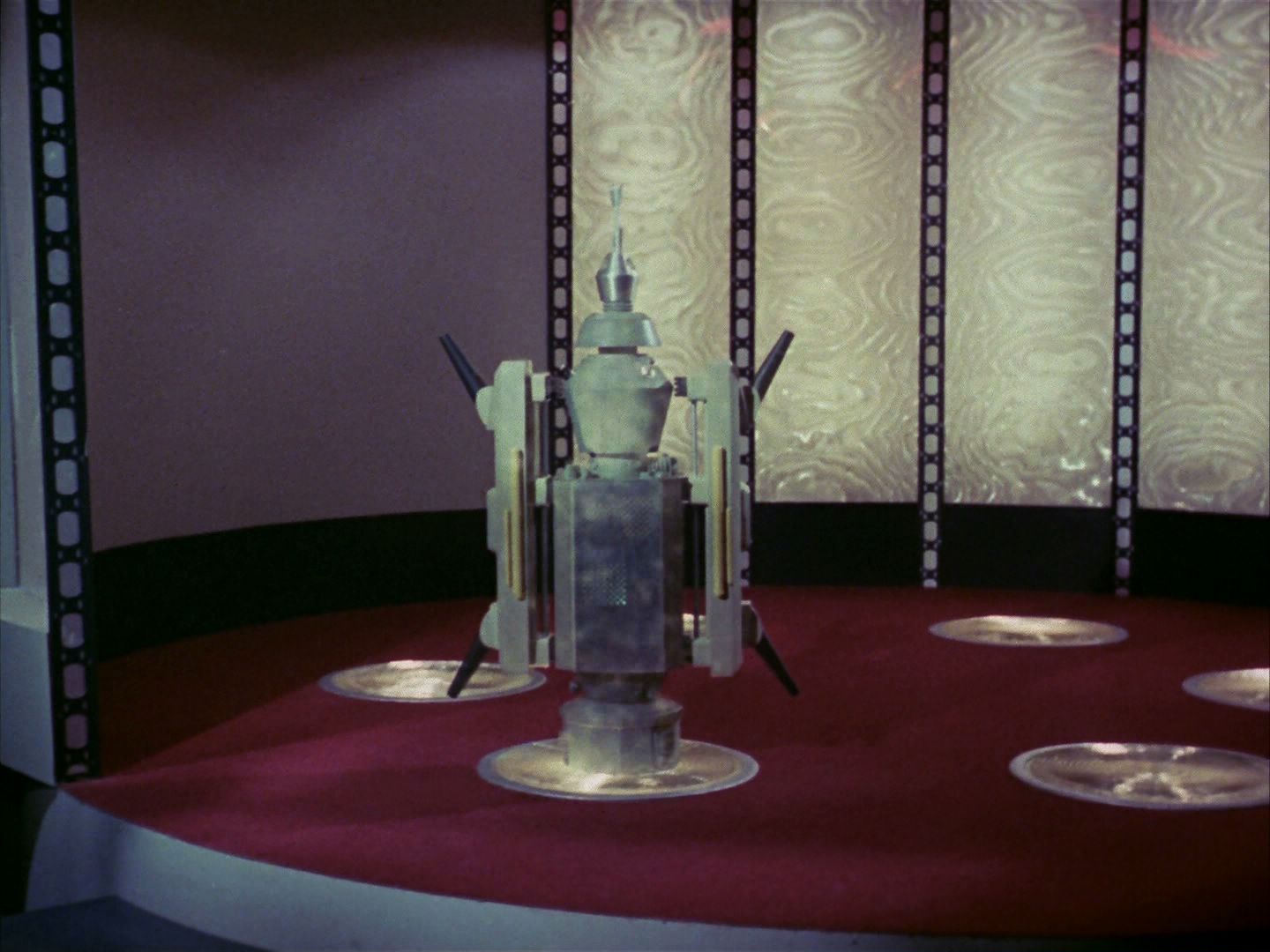 ariane179254_StarTrek_2x03_TheChangeling_1358.jpg