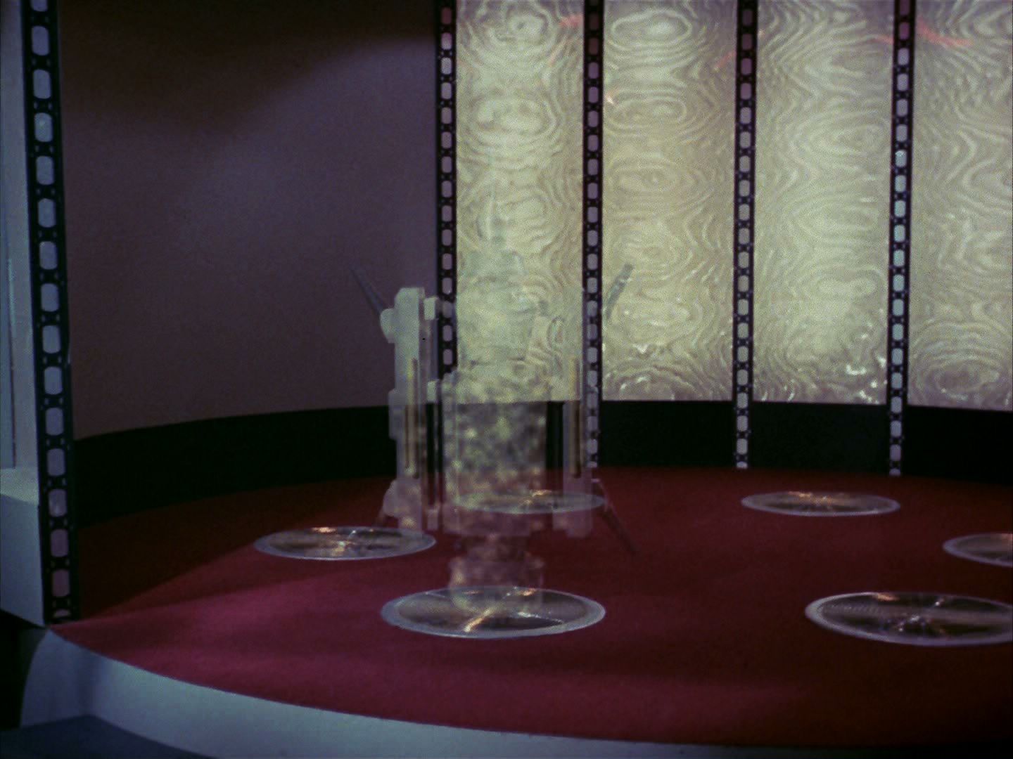 ariane179254_StarTrek_2x03_TheChangeling_1361.jpg