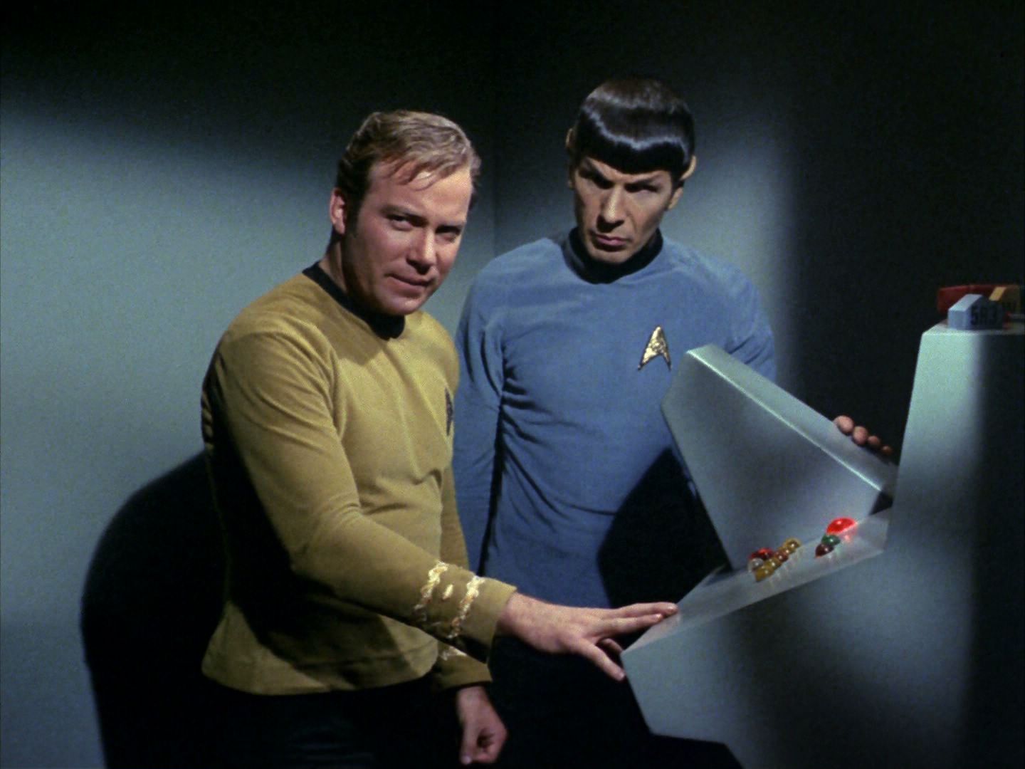 ariane179254_StarTrek_2x03_TheChangeling_1374.jpg