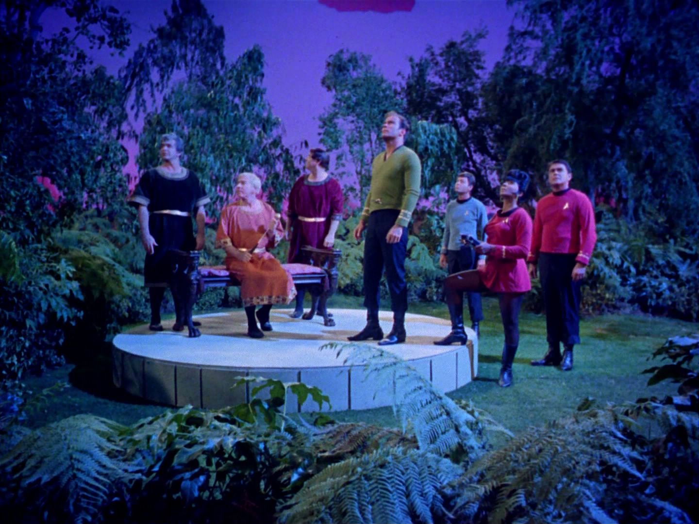 ariane179254_StarTrek_2x04_MirrorMirror_0001.jpg