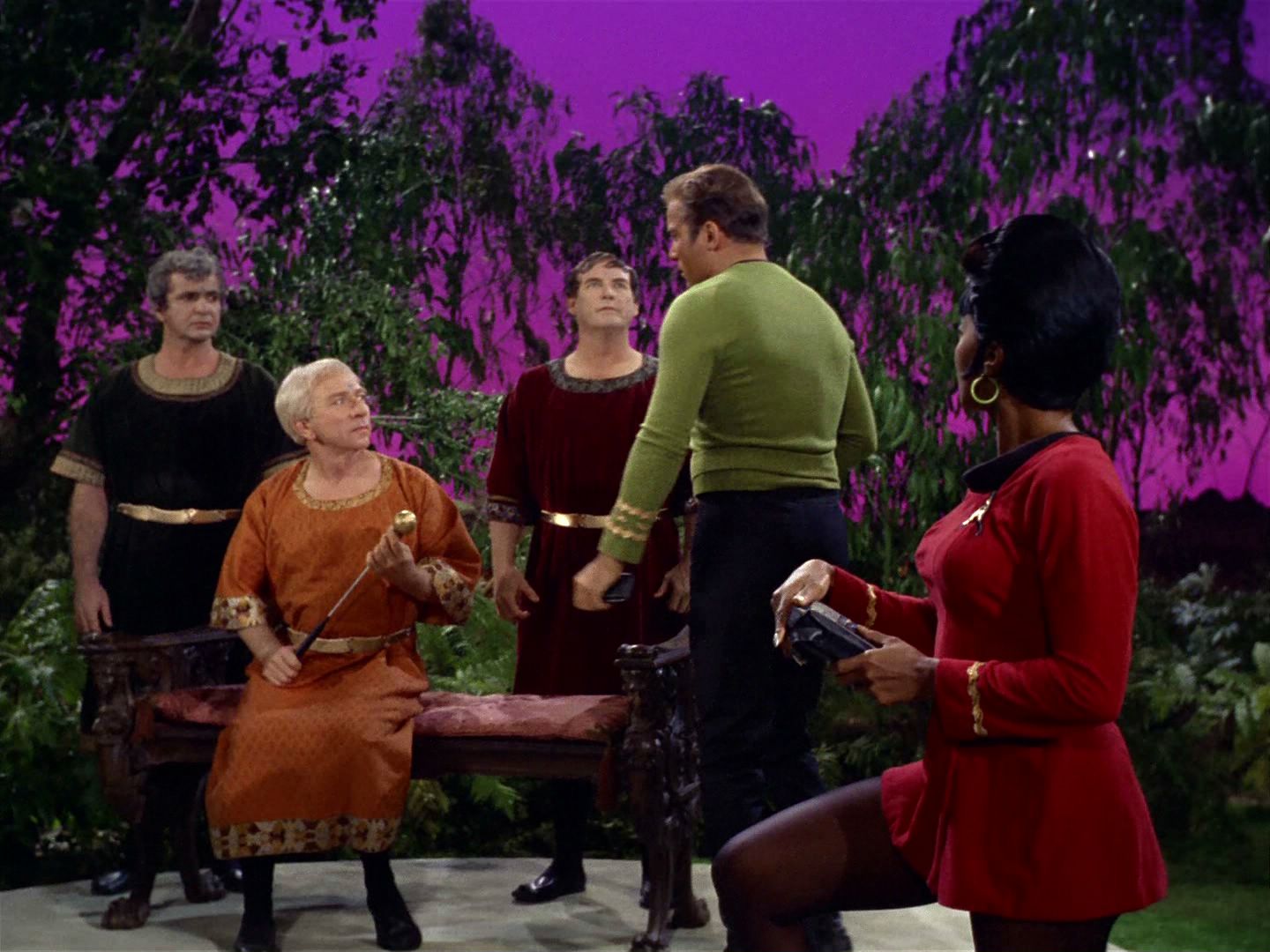 ariane179254_StarTrek_2x04_MirrorMirror_0024.jpg