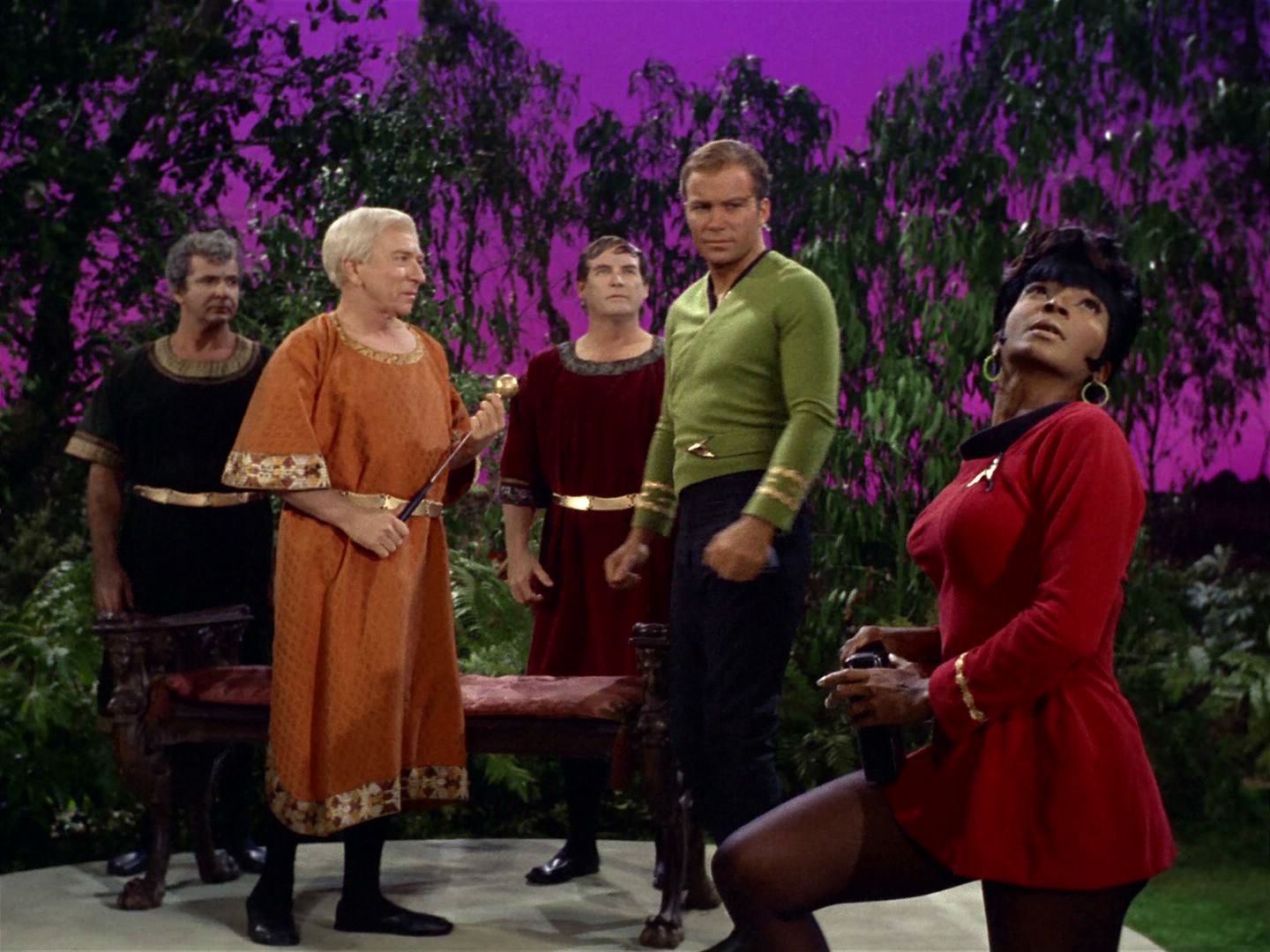 ariane179254_StarTrek_2x04_MirrorMirror_0028.jpg