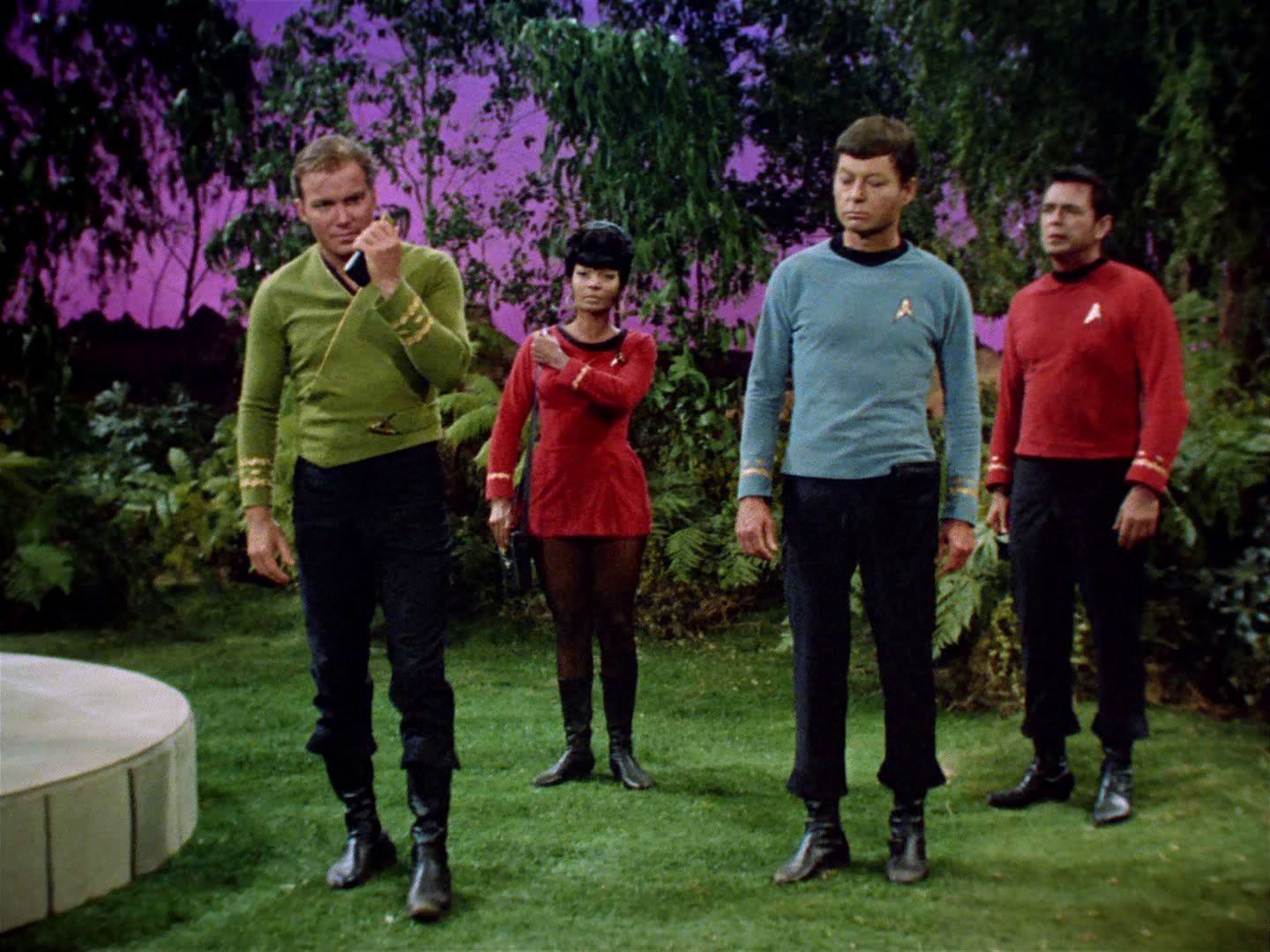 ariane179254_StarTrek_2x04_MirrorMirror_0036.jpg