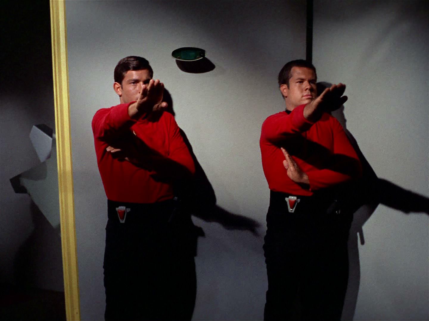 ariane179254_StarTrek_2x04_MirrorMirror_0079.jpg