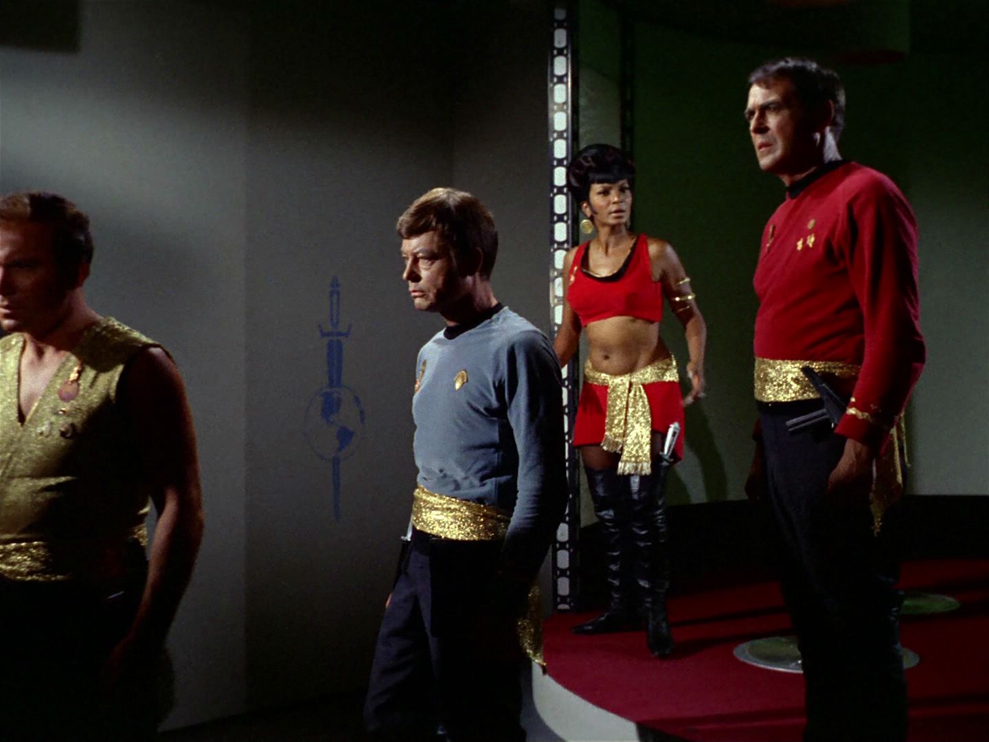 ariane179254_StarTrek_2x04_MirrorMirror_0090.jpg