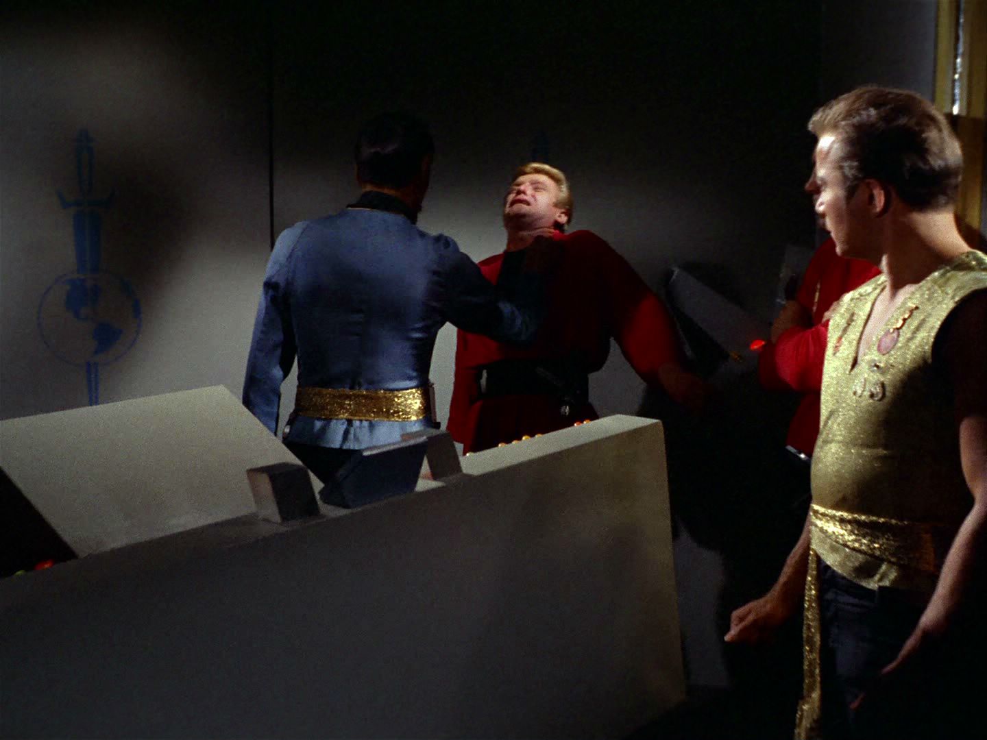 ariane179254_StarTrek_2x04_MirrorMirror_0122.jpg