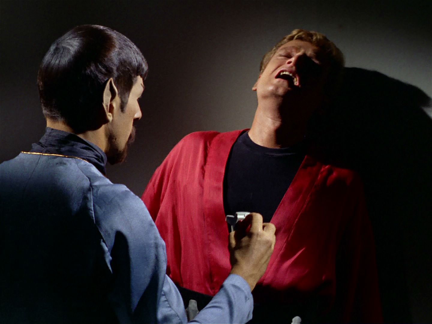 ariane179254_StarTrek_2x04_MirrorMirror_0126.jpg