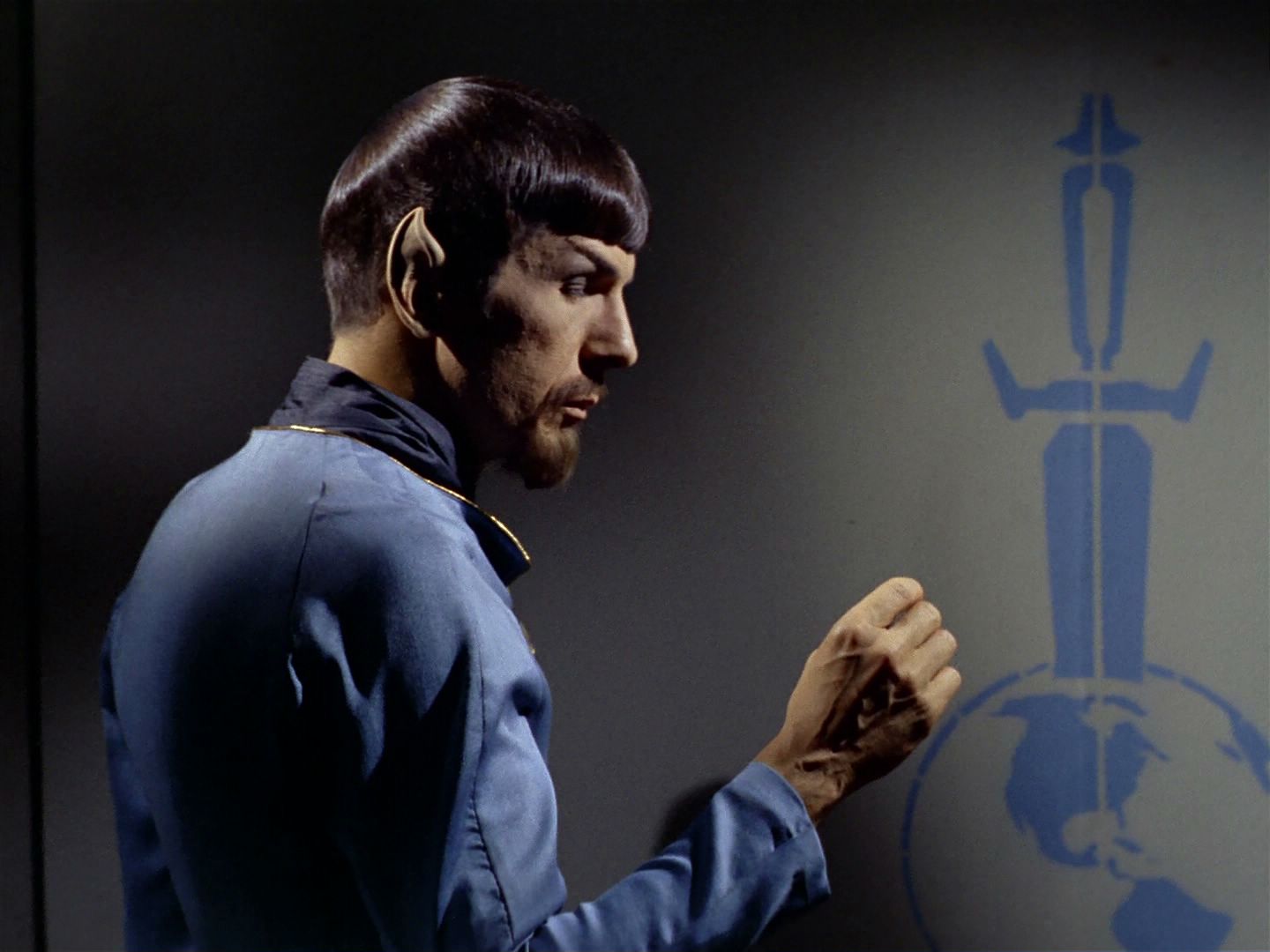 ariane179254_StarTrek_2x04_MirrorMirror_0144.jpg