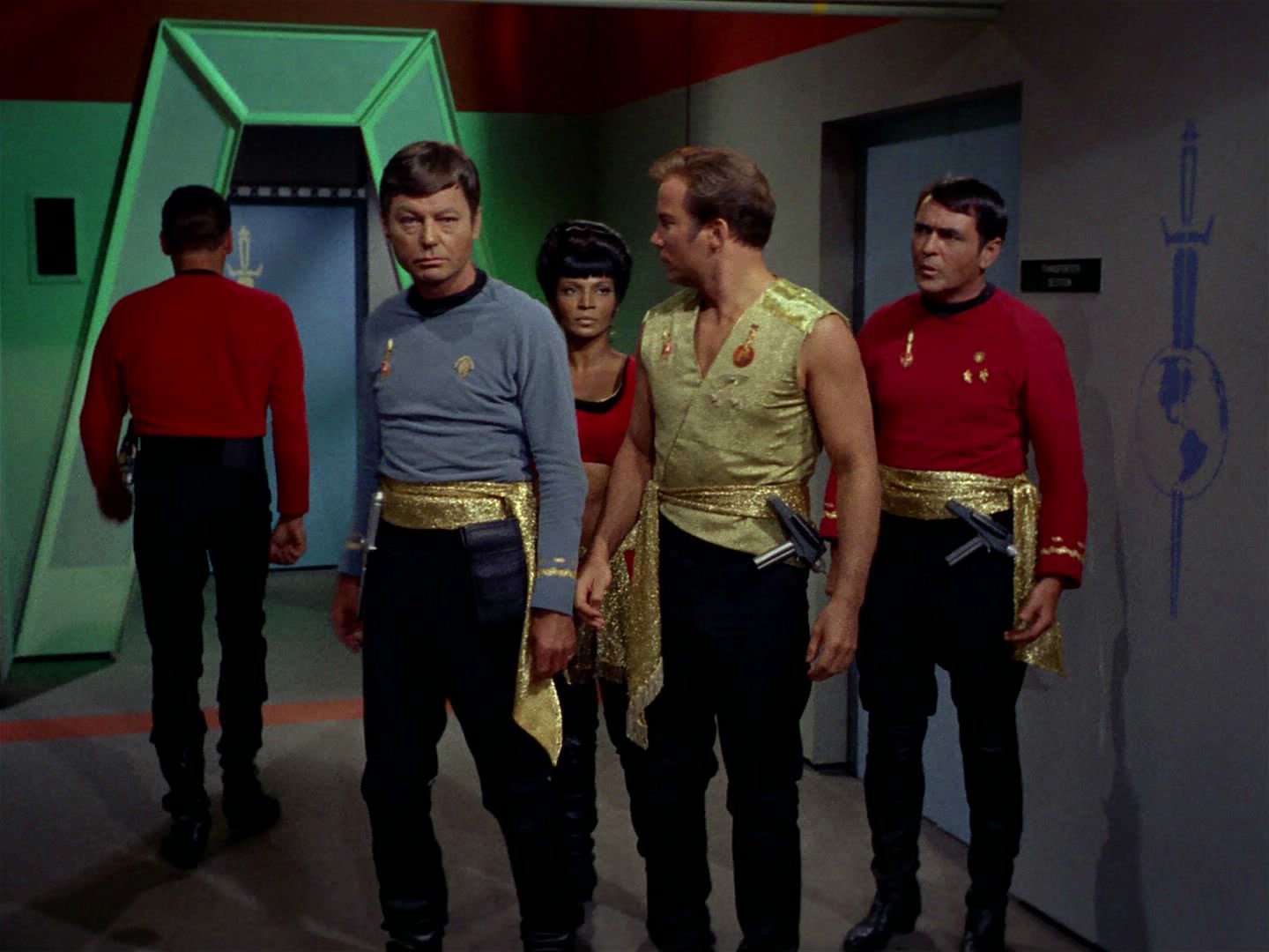 ariane179254_StarTrek_2x04_MirrorMirror_0169.jpg