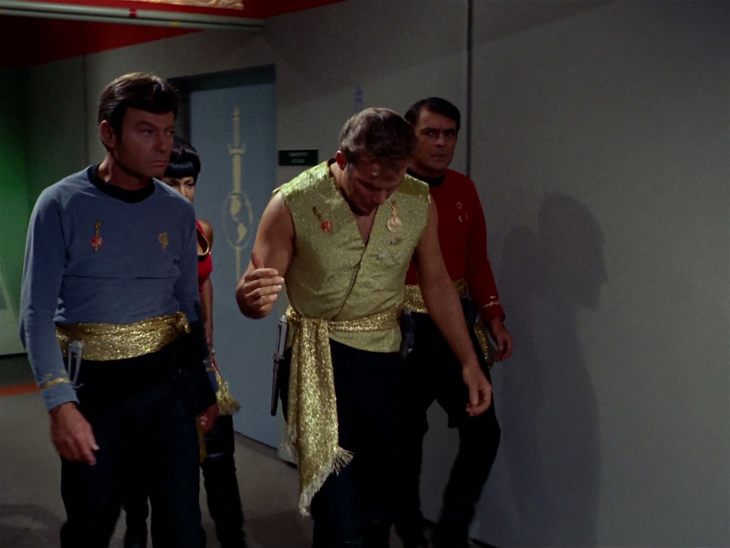 ariane179254_StarTrek_2x04_MirrorMirror_0173.jpg